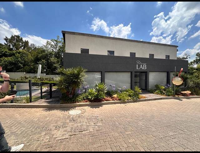 2 BEDROOM PROPERTY TO RENT IN BRYANSTON